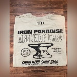 Mens XL under armor shirt